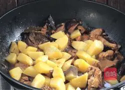 Illustration of how to cook chicken with mushrooms and potatoes 19