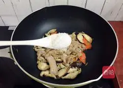 Illustration of how to make fried pork with mushrooms 18