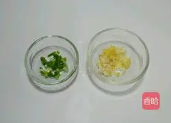 Illustration of how to drizzle eggplant with minced meat 6