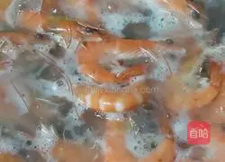 Illustration of how to cook boiled shrimp 3