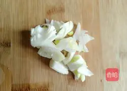 Illustration of how to make broccoli and egg fried rice 4