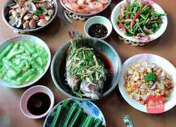 Illustration of how to make lily cucumber, corn and ham pellets 8