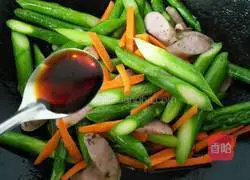 Illustration of how to make fried asparagus with sausage 6