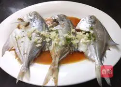 Illustration of how to make steamed white pomfret 9