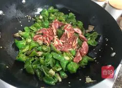 Illustration of how to make fried pork with pepper 7