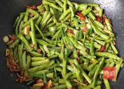 Illustration of how to make stir-fried green beans 14