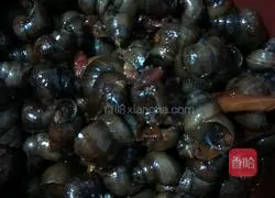 Illustration of how to make spicy stir-fried field snails 2