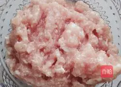 Illustration of how to make fried beans and minced pork 1