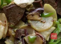 Illustration of how to stir-fry pork liver with Pu Gua 3