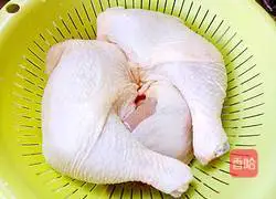 Illustration of how to make steamed chicken legs with soy sauce 1