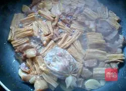 Illustration of how to make yuba roasted pork 12