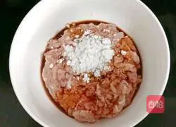 Illustration of how to make green beans and minced meat bento 2