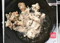 Illustration of making sweet and sour pork ribs 10