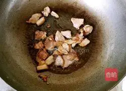 Pork and roasted potatoes Illustration of how to make slices 4