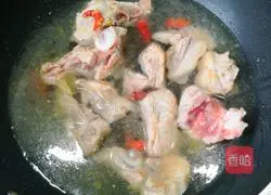 Illustration of how to make pork ribs and roasted eggs 4