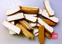 You Illustration of how to make stir-fried pork with dried county spices 1