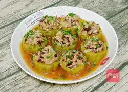 Illustration of how to make pork, fungus and stuffed bitter melon 13