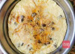 Illustration of how to make steamed eggs with dried shrimps and mushrooms 6