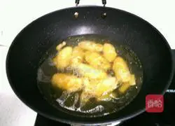 Illustration of how to cook chicken wings with potatoes 9