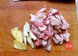 Illustration of how to make steamed potatoes with pork belly 1