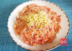 Illustration of how to make steamed carrot shreds 8