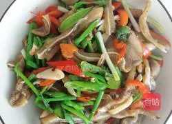 Illustration of how to stir-fry pig ears 3