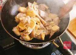 Chicken stewed with mushrooms Illustration of how to do it 2