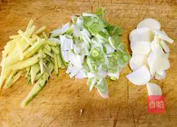 Illustration of how to cook twice-cooked fish 2