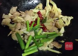 Illustration of how to make stir-fried organic cauliflower 8