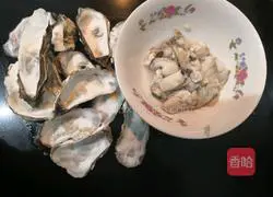 Illustration of grilled oysters with garlic, lemon and green pepper 4