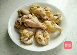 Illustration of braised chicken wing roots 4