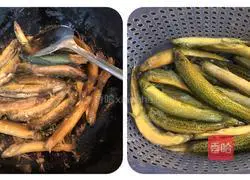 Illustration of how to make loach stewed tofu 2