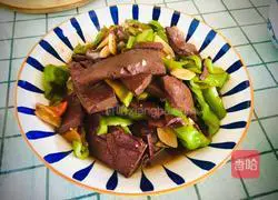 Illustration of how to stir-fry duck blood with green pepper 11