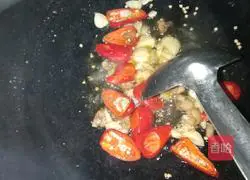 Illustration of how to put the little rooster on potato vermicelli 6