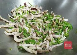 Illustration of how to make spicy fried tripe 7