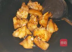 Illustration of braised pig trotters with soybeans 4