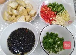 Illustration of braised grass carp cubes with black bean sauce 3