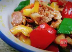 Illustration of how to make colorful pepper pork belly 3