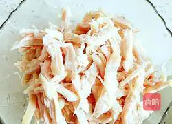 Illustration of how to make cold shredded chicken breast 3