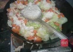 Illustration of how to make pizza rice rolls 5