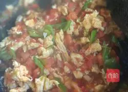 Illustration of how to make scrambled eggs with tomatoes 11