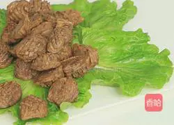 Illustration of how to make Shacha Shan beef balls 5