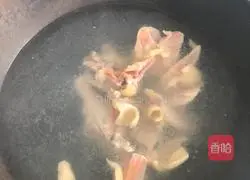 Home version Illustration of how to cook chicken in hot pot 2
