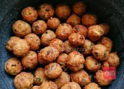 How to make hot pot pork meatballs Illustration 5