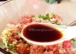 Illustration of how to make pearl meatballs 8