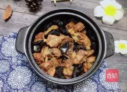 Illustration of how to make stewed chicken with fungus 12