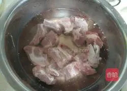Illustration of how to make glutinous rice steamed pork ribs 2