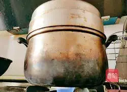 Illustration of how to steam beef brisket with mushrooms 15