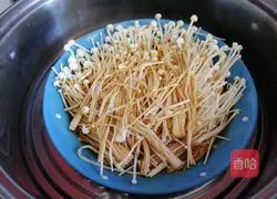 # Steamed Vegetables# Oil-splashed Enoki Mushrooms Recipe Illustration 8