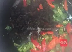 Hunan cuisine: Illustration of how to stir-fry pork liver 5